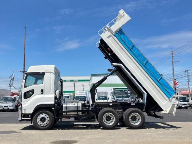 Isuzu GIGA 2025-01 6734143-4