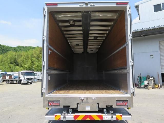 Isuzu GIGA 2018-05 6805418-16
