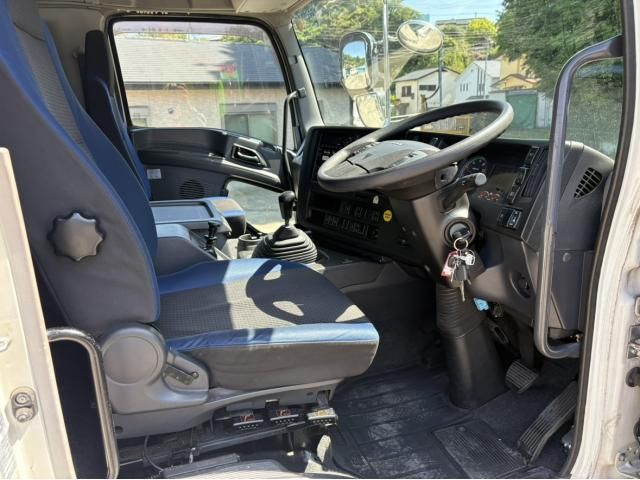 Isuzu GIGA 2018-03 6805429-26
