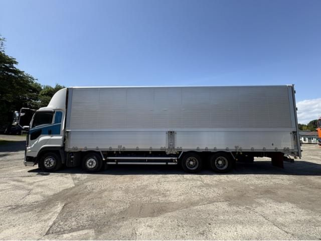 Isuzu GIGA 2018-03 6805429-5