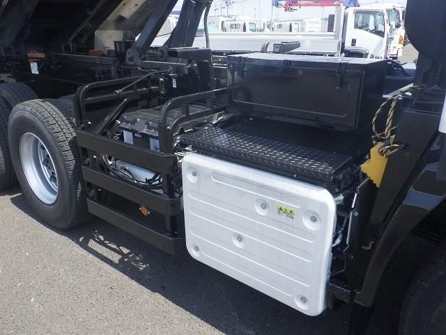 Isuzu GIGA 2018-04 6805417-15
