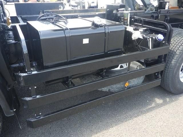 Isuzu GIGA 2018-04 6805417-23