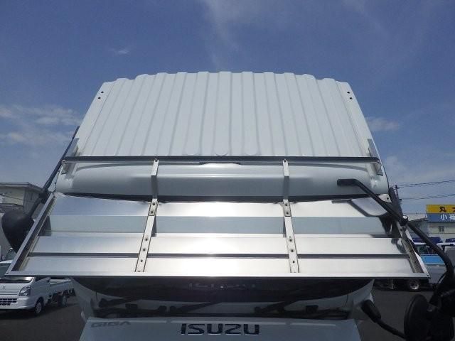 Isuzu GIGA 2018-04 6805417-26