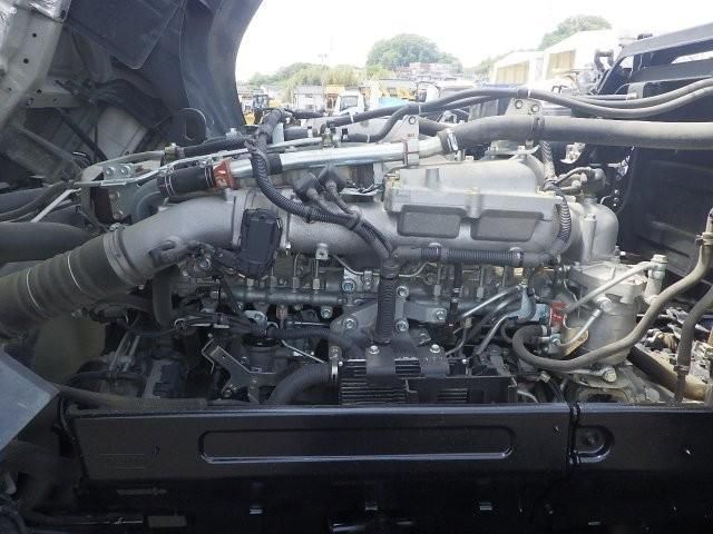Isuzu GIGA 2018-04 6805417-27