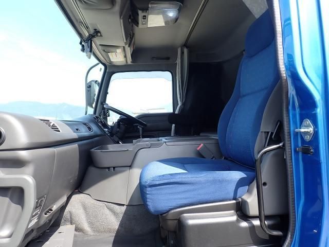Isuzu GIGA 2015-07 6919896-11