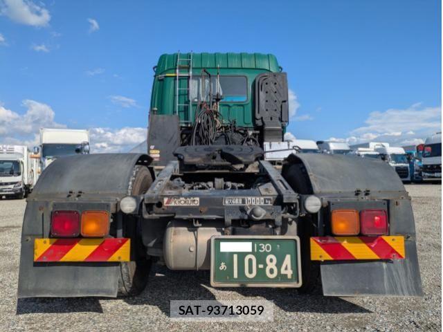 Isuzu GIGA 2016-07 6905744-8