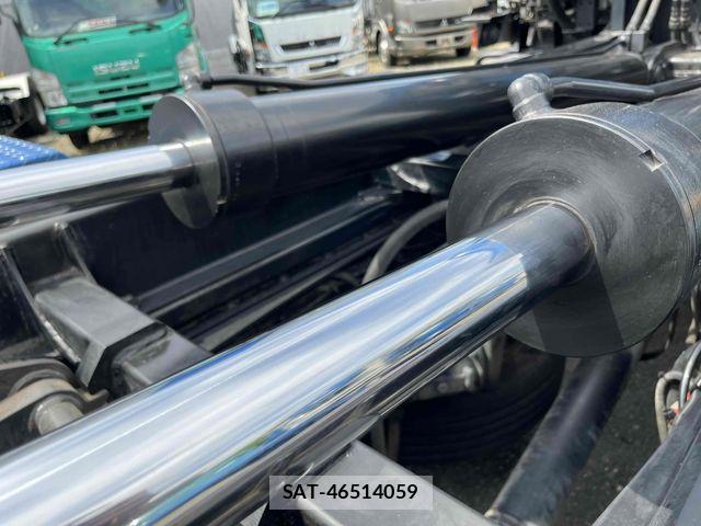 Isuzu GIGA 2016-03 6993841-9