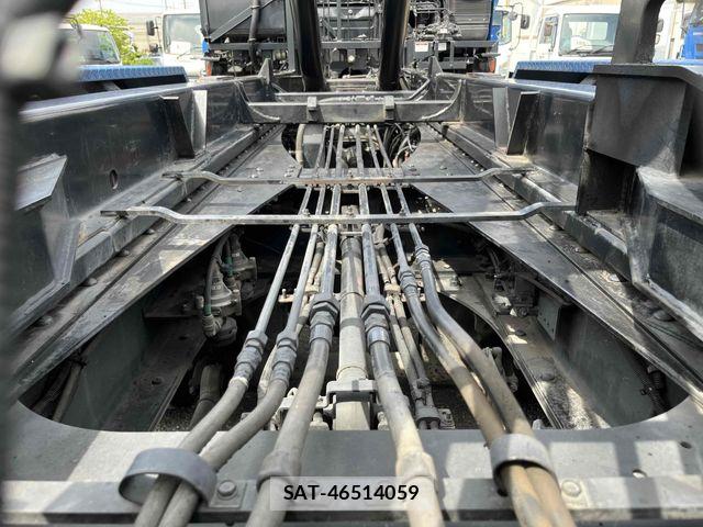 Isuzu GIGA 2016-03 6993841-14