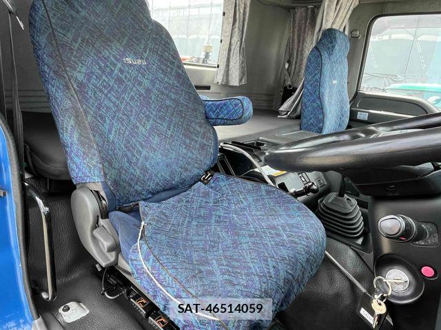 Isuzu GIGA 2016-03 6993841-19