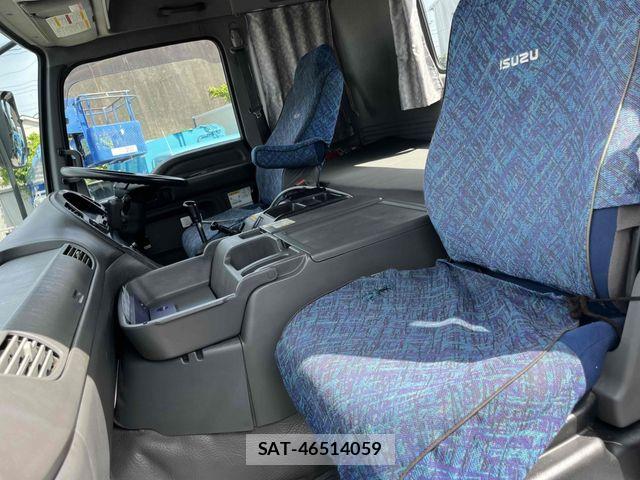 Isuzu GIGA 2016-03 6993841-24