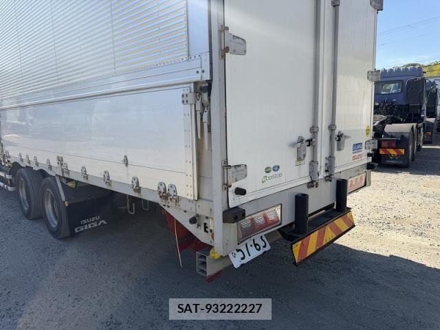 Isuzu GIGA 2018-01 7020536-17