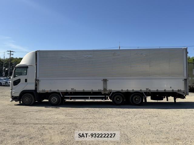 Isuzu GIGA 2018-01 7020536-2