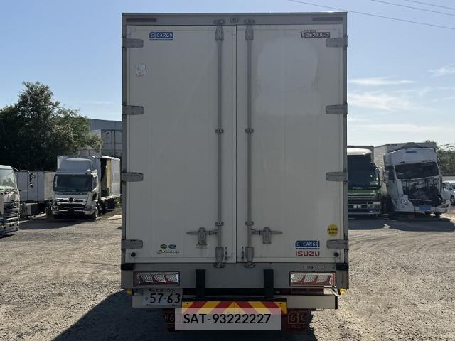 Isuzu GIGA 2018-01 7020536-4