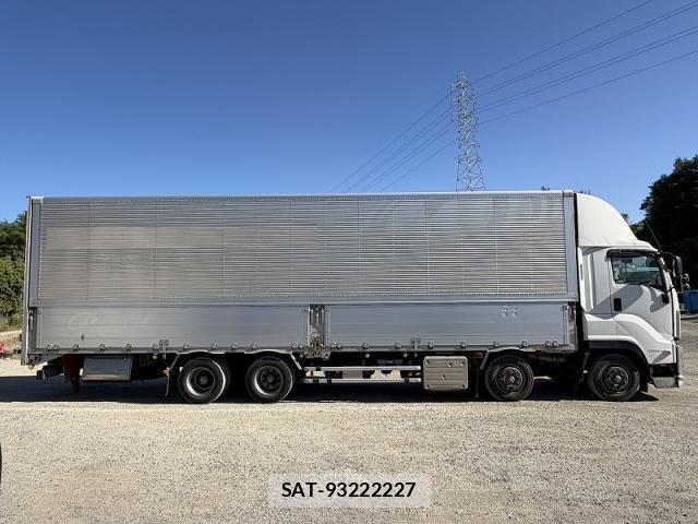 Isuzu GIGA 2018-01 7020536-6