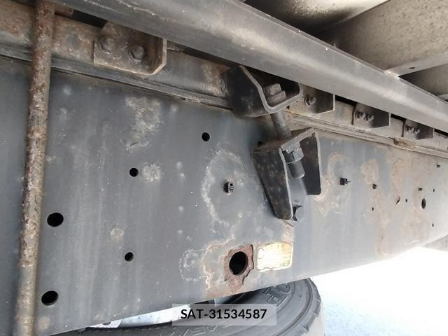 Isuzu GIGA 2016-06 7020535-11