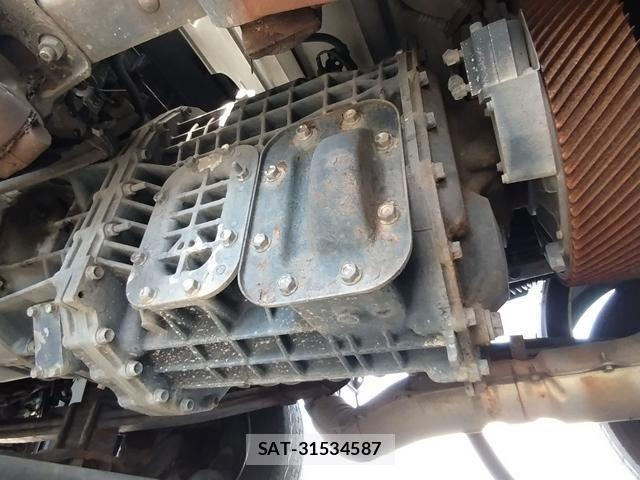 Isuzu GIGA 2016-06 7020535-17