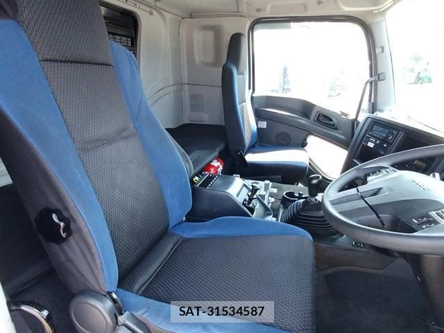 Isuzu GIGA 2016-06 7020535-23