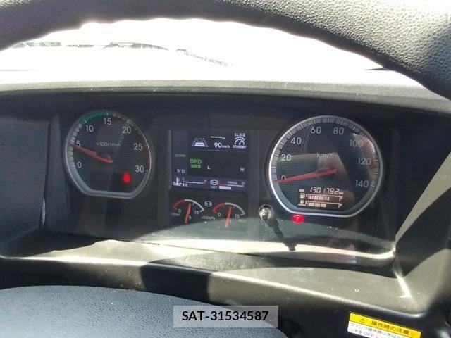 Isuzu GIGA 2016-06 7020535-28