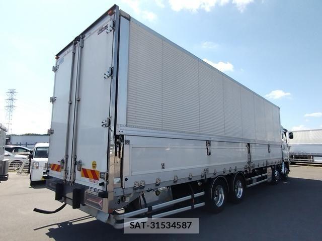 Isuzu GIGA 2016-06 7020535-2