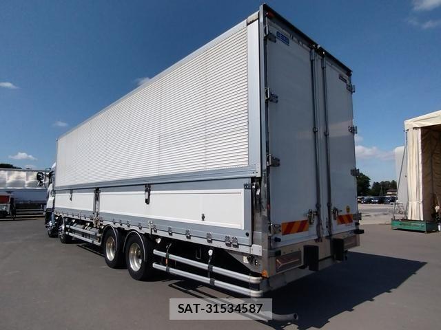Isuzu GIGA 2016-06 7020535-3