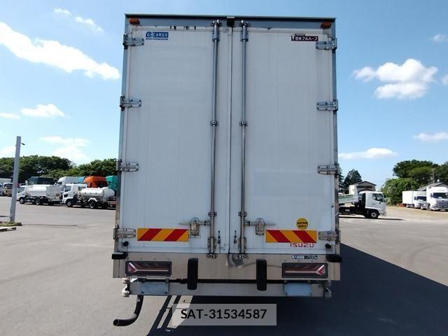 Isuzu GIGA 2016-06 7020535-4