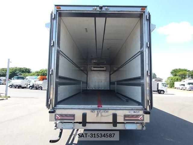 Isuzu GIGA 2016-06 7020535-5