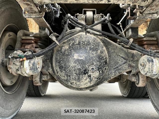 Isuzu GIGA 2014-05 7058690-15