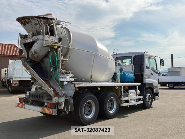 Isuzu GIGA 2014-05 7058690-2