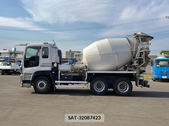 Isuzu GIGA 2014-05 7058690-4