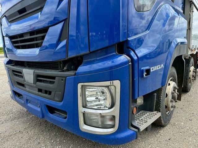 Isuzu GIGA 2017-01 7199640-11