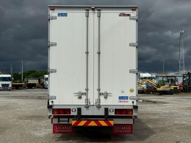 Isuzu GIGA 2017-01 7199640-4