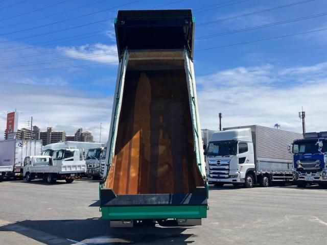 Isuzu GIGA 2019-01 7199632-9