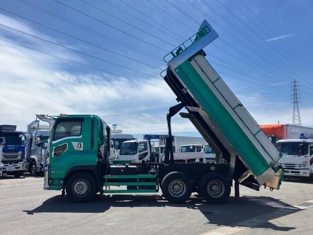 Isuzu GIGA 2019-01 7199632-4