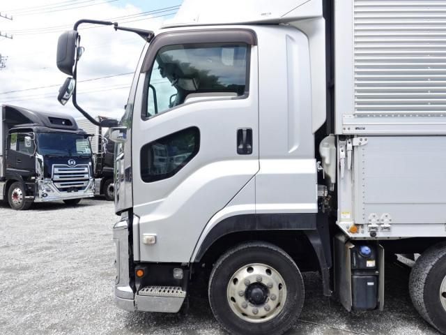 Isuzu GIGA 2019-07 7199641-13