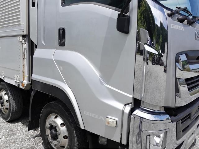 Isuzu GIGA 2019-07 7199641-5