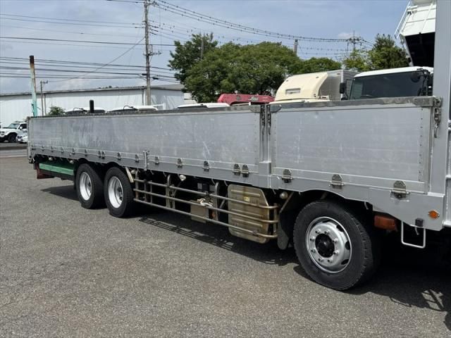 Isuzu GIGA 2017-08 7199634-9