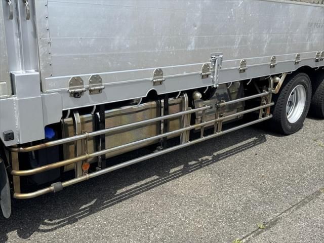 Isuzu GIGA 2017-08 7199634-10
