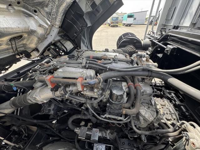 Isuzu GIGA 2017-08 7199634-25
