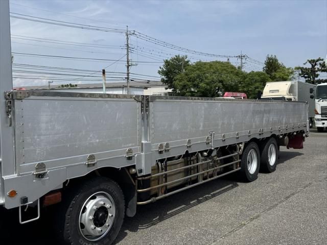 Isuzu GIGA 2017-08 7199634-8