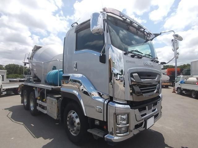 Isuzu GIGA 2017-12 7199633-1