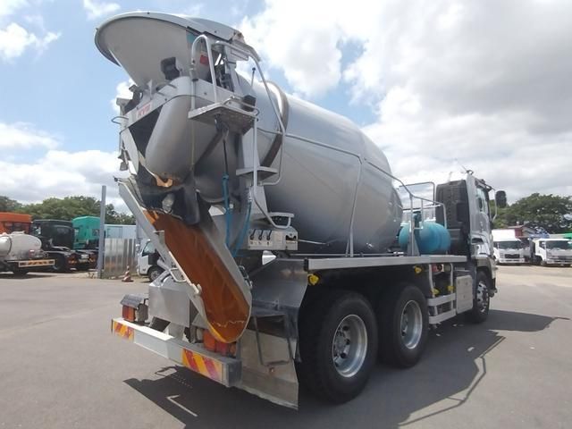 Isuzu GIGA 2017-12 7199633-2