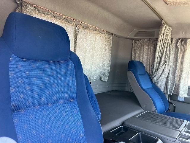 Isuzu GIGA 2016-03 7199643-9