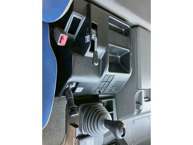 Isuzu GIGA 2016-03 7199643-25