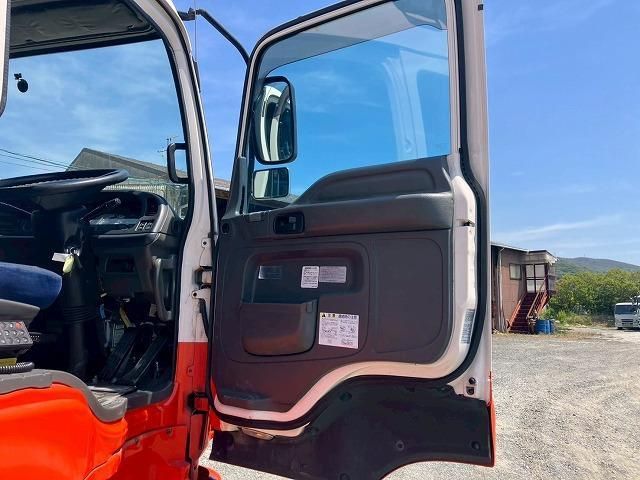 Isuzu GIGA 2016-03 7199643-6