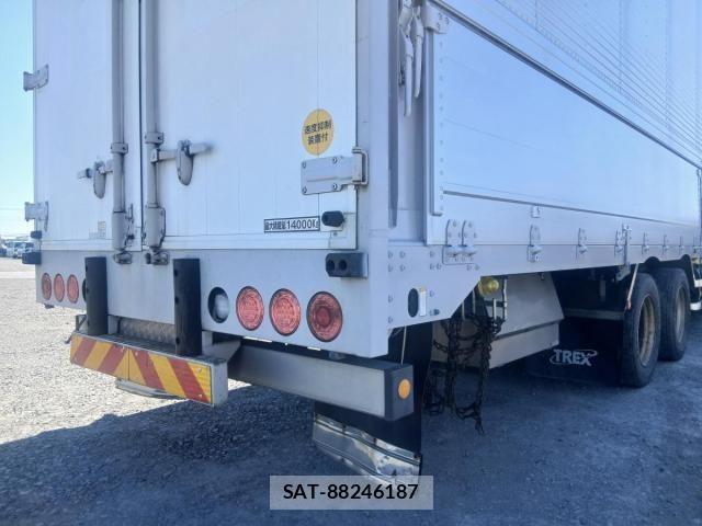 Isuzu GIGA 2016-03 7250923-9