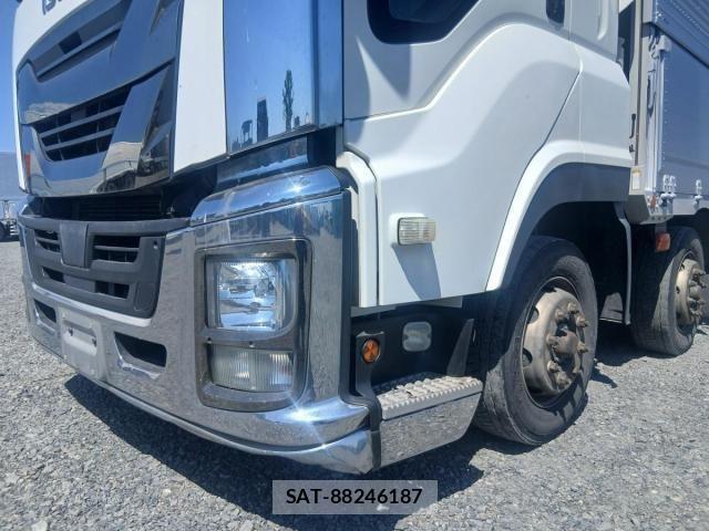 Isuzu GIGA 2016-03 7250923-11