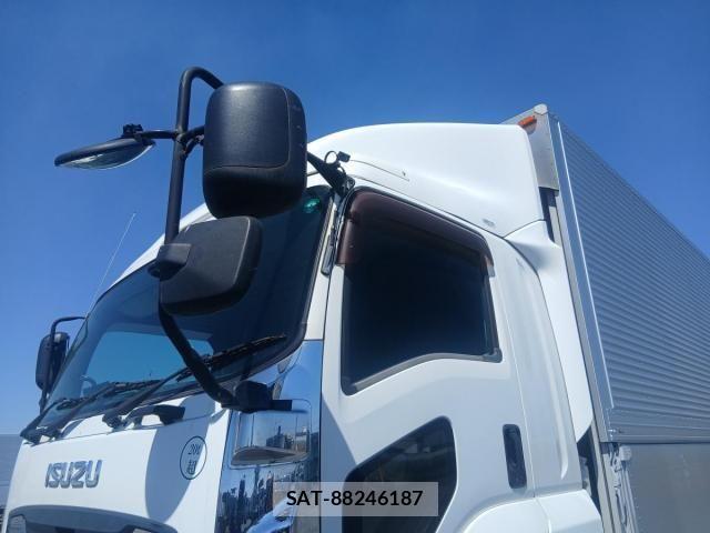 Isuzu GIGA 2016-03 7250923-12
