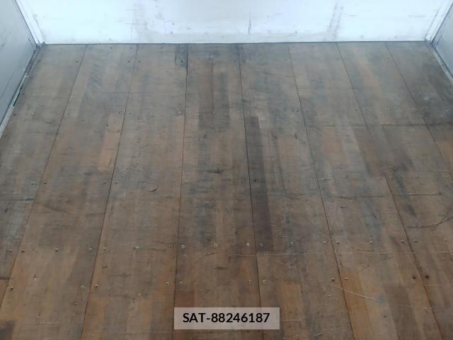 Isuzu GIGA 2016-03 7250923-27