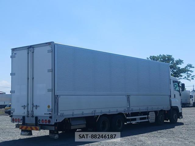 Isuzu GIGA 2016-03 7250923-5