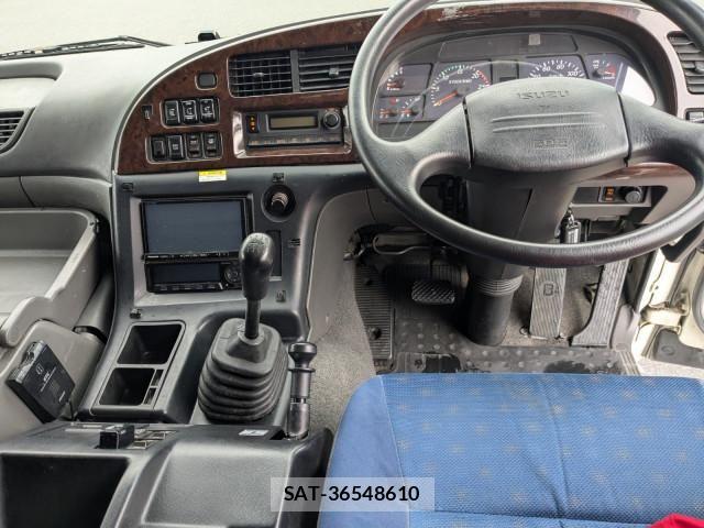 Isuzu GIGA 2015-02 7250931-27